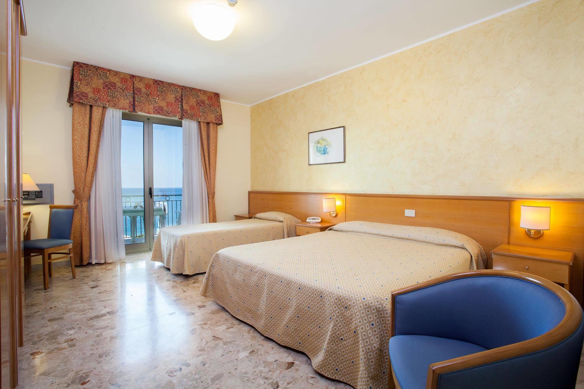 Hotel La Tonnara Amantea Luaran gambar